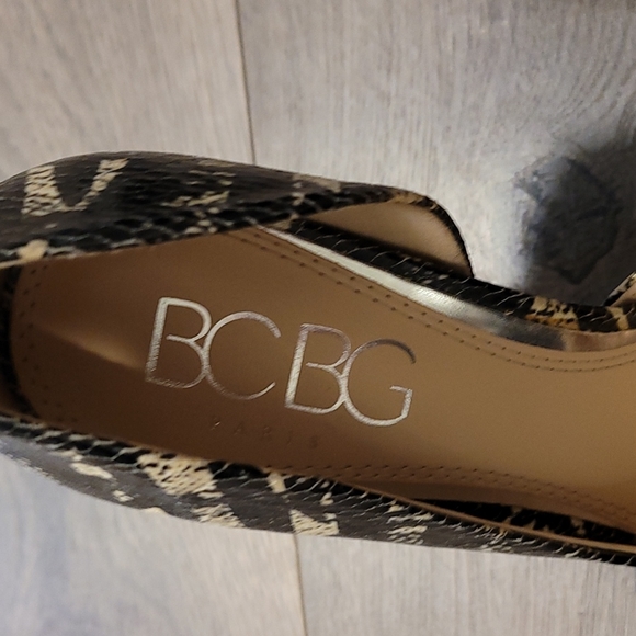 BCBG HEELS - Picture 5 of 10
